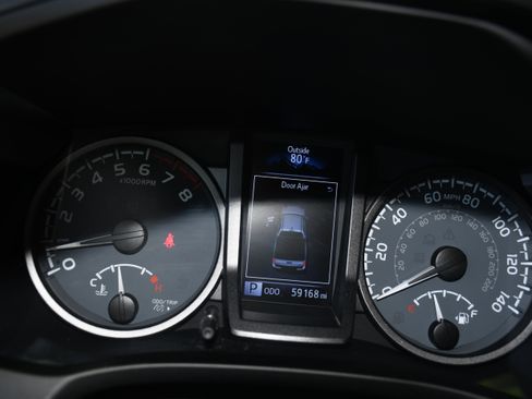 Used 2022 Toyota Tacoma SR5 w/ Technology Package RWD image 14