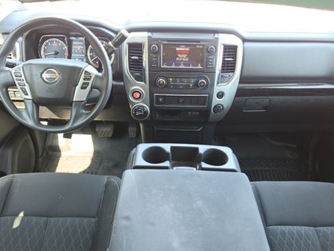 Used 2019 Nissan Titan SV AWD/4WD image 10