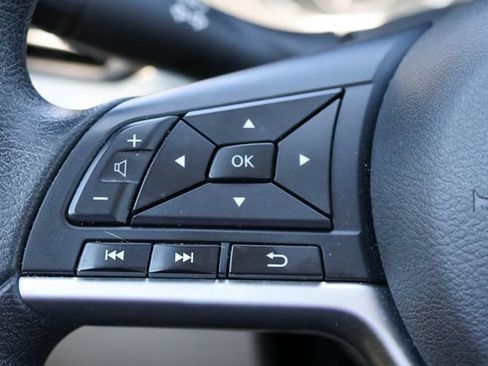 Used 2025 Nissan Altima 2.5 SV FWD image 25