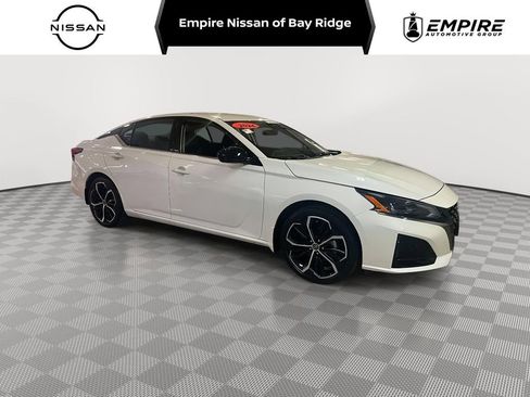Used 2024 Nissan Altima 2.5 SR FWD image 1