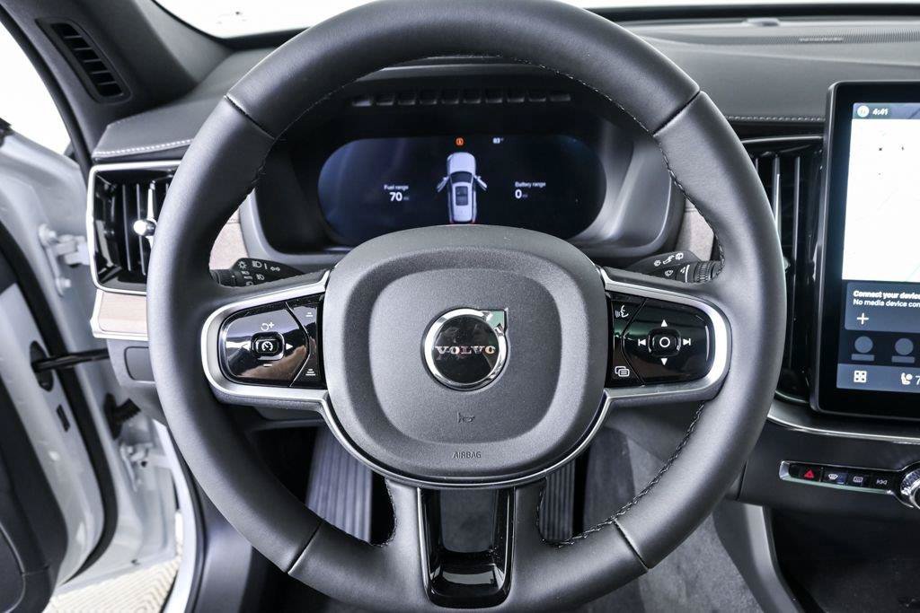 New 2026 Volvo XC90 T8 Plus w/ Protection Package Premier AWD/4WD image 9