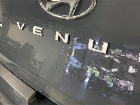 Used 2025 Hyundai Venue SEL FWD image 31
