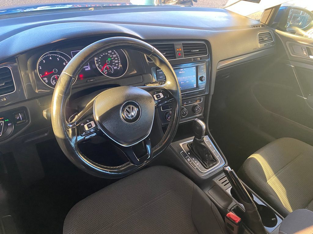 Used 2019 Volkswagen Golf S FWD image 27
