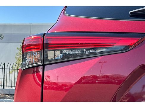 Used 2021 Toyota Highlander XSE FWD image 51