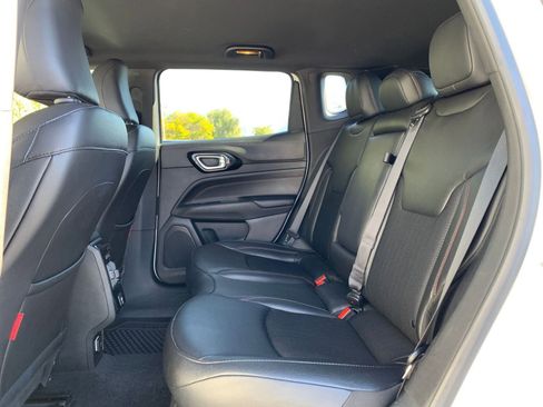 Used 2025 Jeep Compass Trailhawk image 24