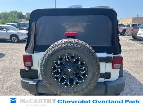 Used 2014 Jeep Wrangler Unlimited Sport w/ Quick Order Package 24S AWD/4WD image 4