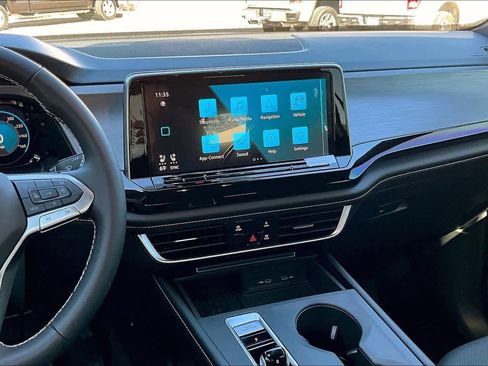 New 2026 Volkswagen Atlas Cross Sport SE image 6