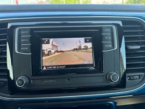 Used 2019 Volkswagen Beetle 2.0T S FWD image 22