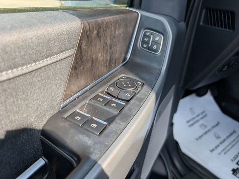 Used 2022 Ford F150 Lariat image 12