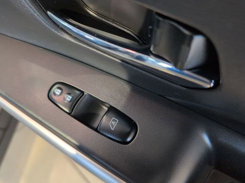 Used 2020 Nissan Kicks SR w/ SR Premium Package image 37