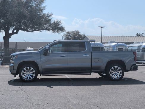 Used 2021 Chevrolet Silverado 1500 High Country w/ Technology Package image 2