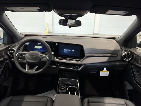 New 2026 Chevrolet Equinox LT w/ Convenience Package II image 13