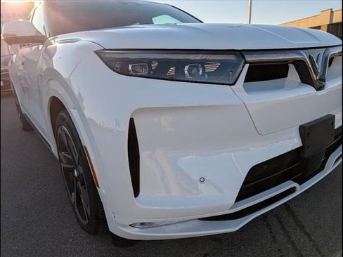 New 2024 VinFast VF 9 Plus image 22