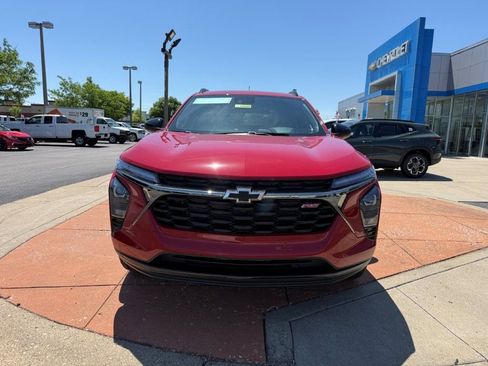 New 2026 Chevrolet Trax RS FWD image 2