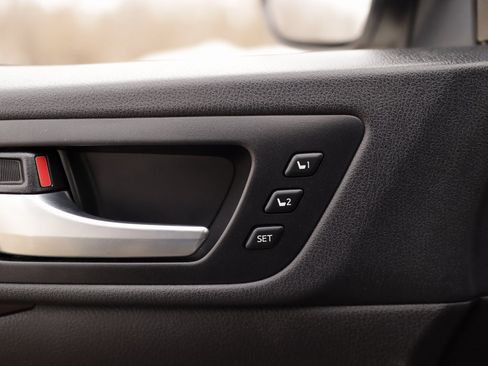 Used 2019 Toyota Highlander Limited Platinum image 29