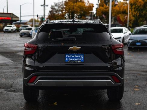 New 2026 Chevrolet Trax LT image 24