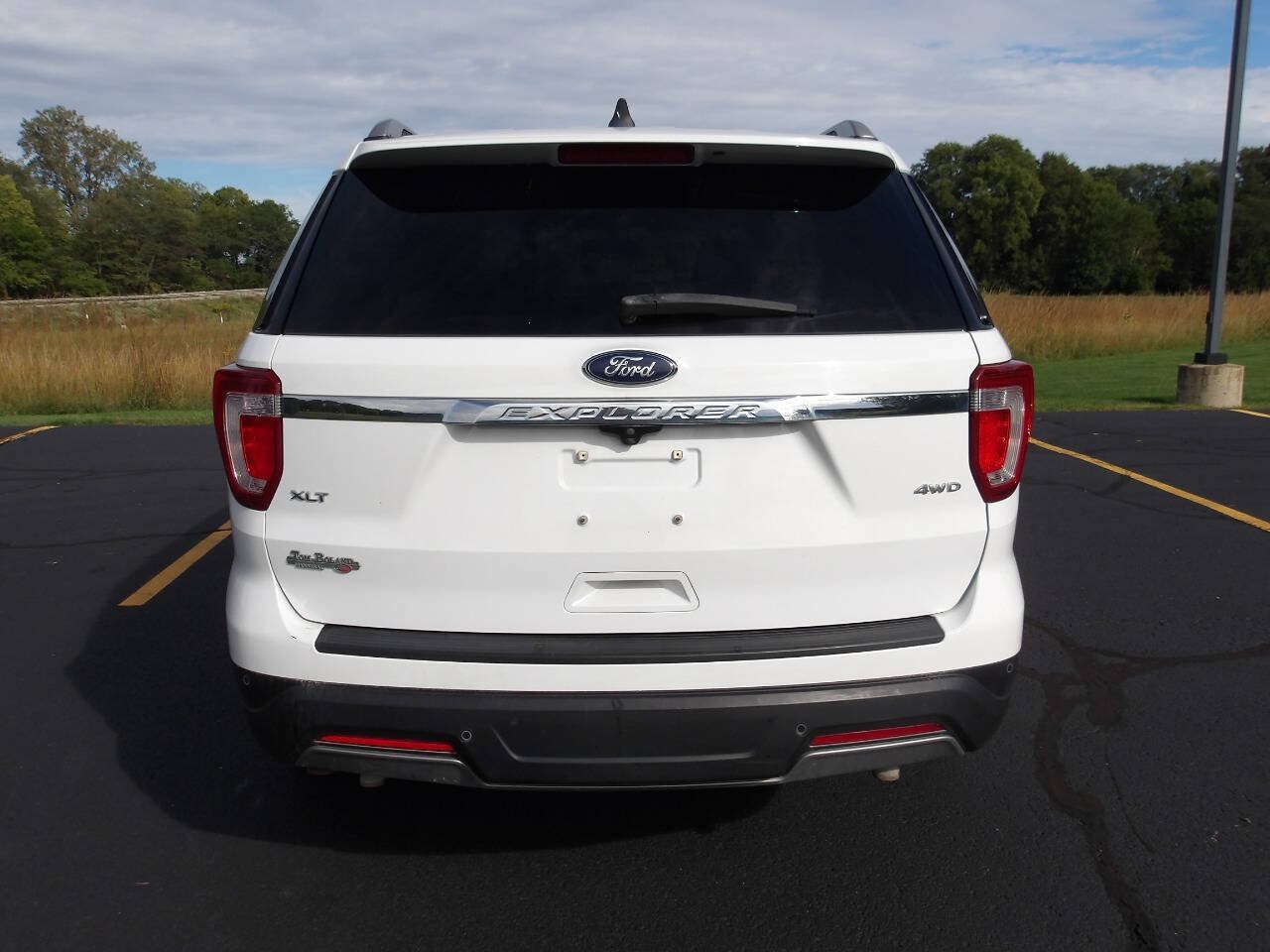 Used 2019 Ford Explorer XLT AWD/4WD image 4
