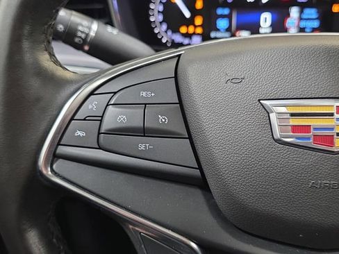 Used 2019 Cadillac XT5 Luxury w/ LPO, Black Ice Package FWD image 16