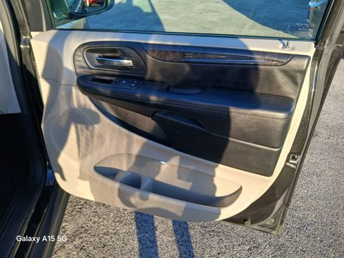 Used 2016 Dodge Grand Caravan SE w/ Quick Order Package 29E SE image 14