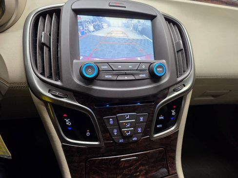 Used 2016 Buick LaCrosse FWD image 24