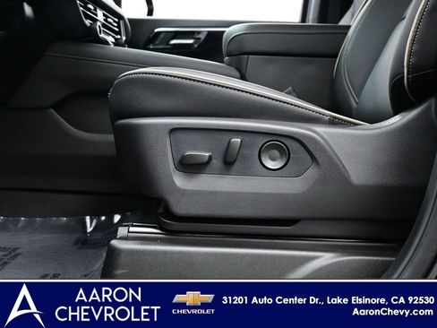 New 2026 Chevrolet Suburban Premier image 14