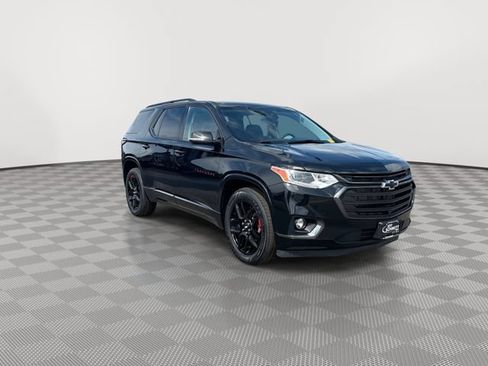 Used 2020 Chevrolet Traverse Premier w/ Redline Edition AWD/4WD image 2