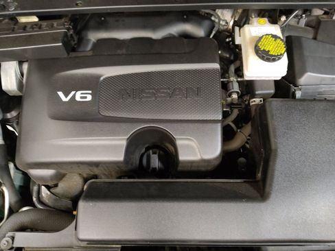 Used 2020 Nissan Pathfinder Platinum image 30