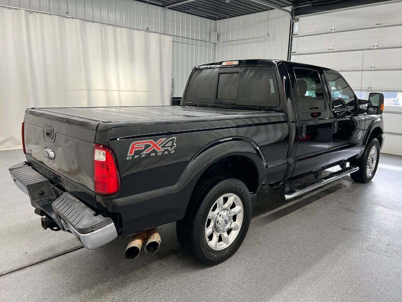 Used 2016 Ford F250 Lariat w/ Lariat Interior Package AWD/4WD image 4