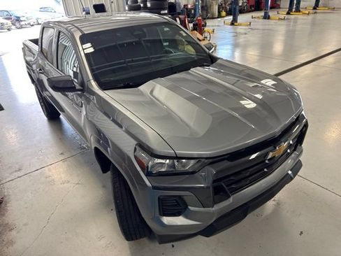 Used 2025 Chevrolet Colorado LT w/ Advanced Trailering Package AWD/4WD image 38