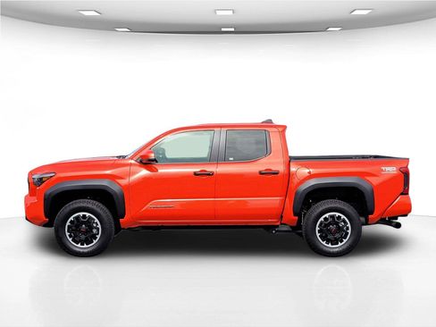 Used 2024 Toyota Tacoma TRD Off-Road w/ TRD Off Road Upgrade Package AWD/4WD image 9