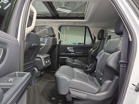 Used 2025 Ford Expedition Max Platinum AWD/4WD image 40