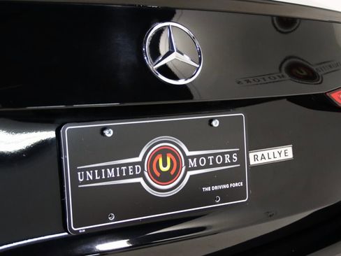Used 2023 Mercedes-Benz C 300 4MATIC Sedan image 4