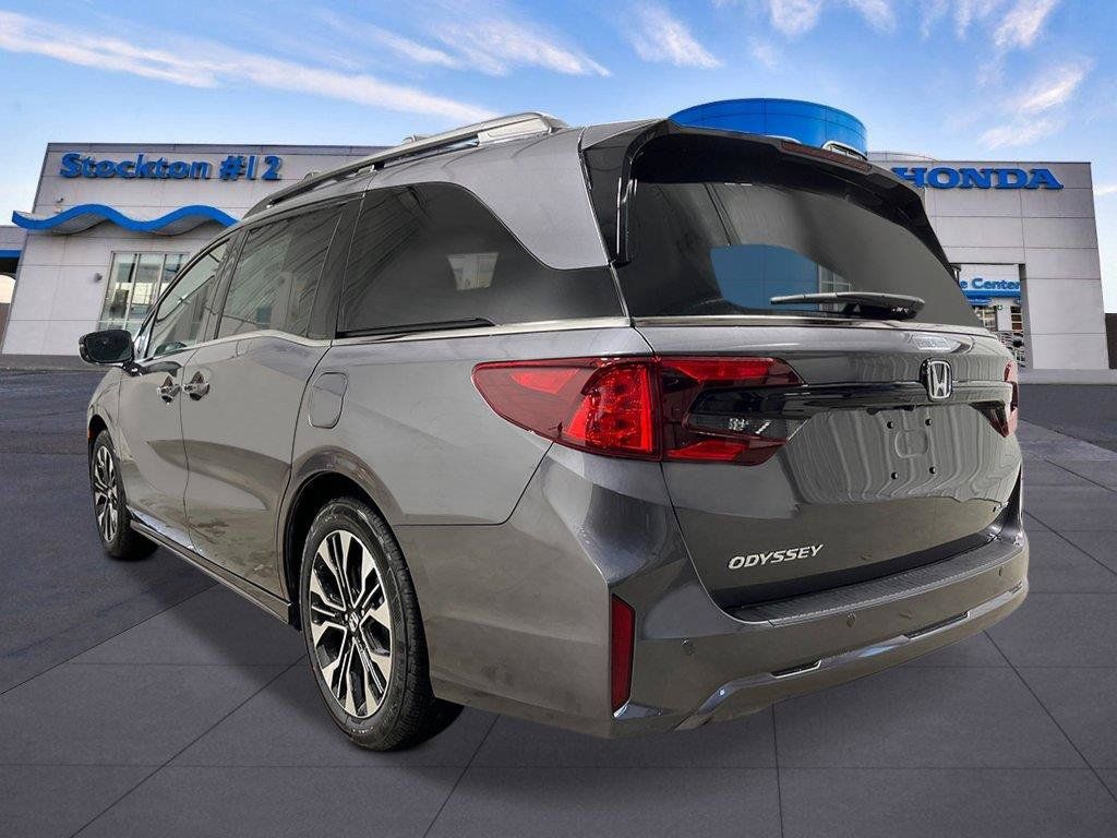 New 2026 Honda Odyssey Elite image 3