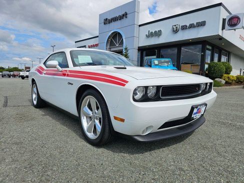 Used 2014 Dodge Challenger R/T image 1