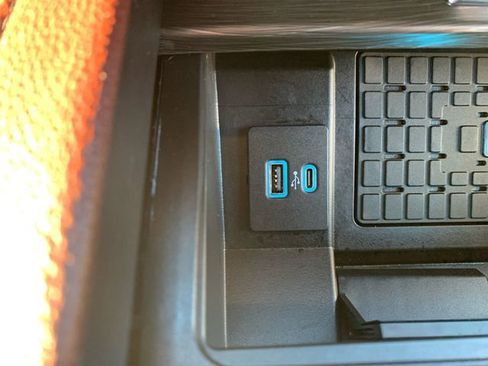 Used 2024 Ford Expedition Limited image 25