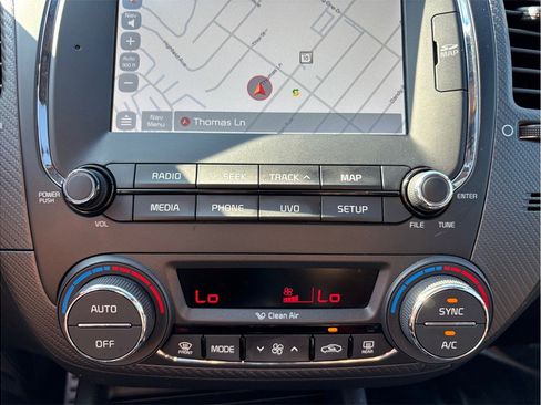 Used 2017 Kia Forte SX image 29