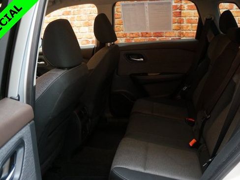 Used 2022 Nissan Rogue SV image 31