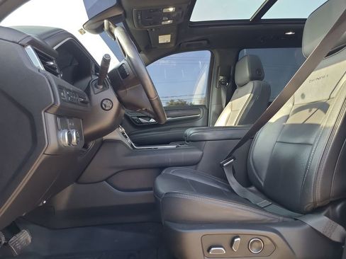 Used 2021 GMC Yukon XL Denali w/ Denali Premium Package image 20