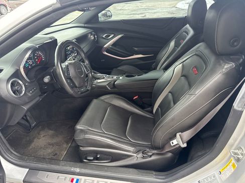 Used 2017 Chevrolet Camaro SS image 10