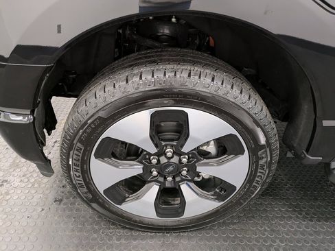 Used 2025 Ford F150 Lightning Platinum image 7