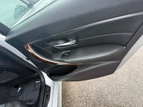 Used 2013 BMW 328i Sedan RWD image 30