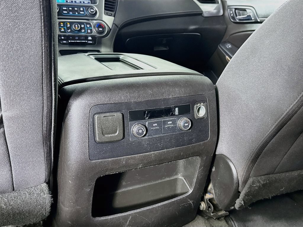 Used 2018 Chevrolet Suburban LS AWD/4WD image 26