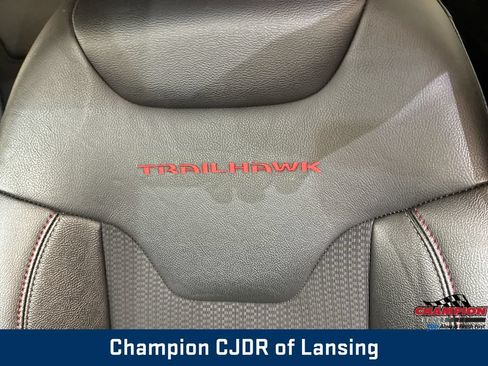Used 2025 Jeep Compass Trailhawk AWD/4WD image 16