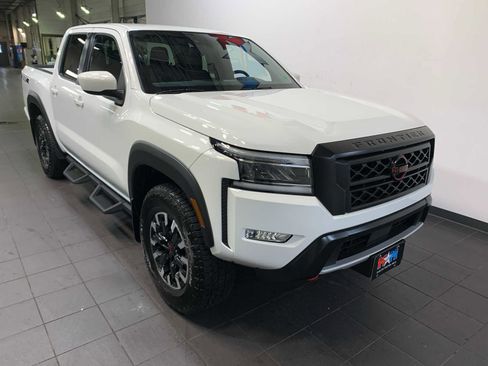 Used 2024 Nissan Frontier PRO-4X w/ Technology Package image 2