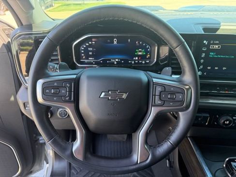 Used 2024 Chevrolet Silverado 1500 LT Trail Boss w/ Convenience Package II AWD/4WD image 13