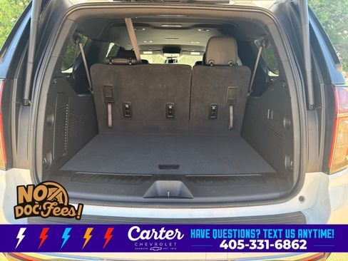Used 2024 Chevrolet Suburban LT RWD image 16
