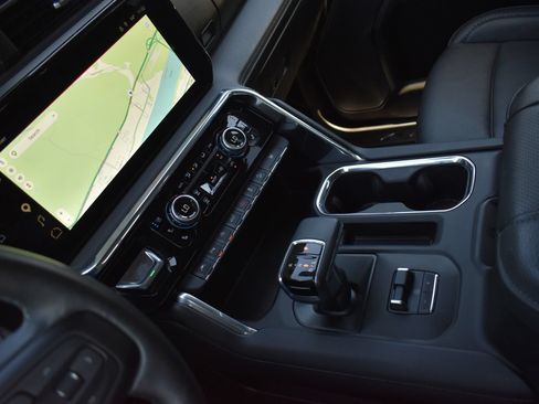 Used 2024 GMC Sierra 1500 Denali w/ Denali Reserve Package AWD/4WD image 25