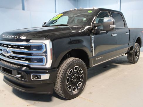Used 2024 Ford F250 Platinum AWD/4WD image 32