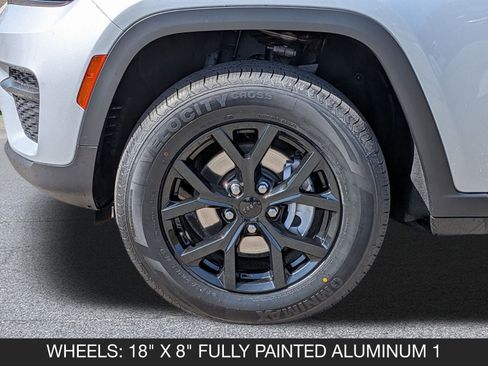 Used 2024 Jeep Grand Cherokee Altitude image 11