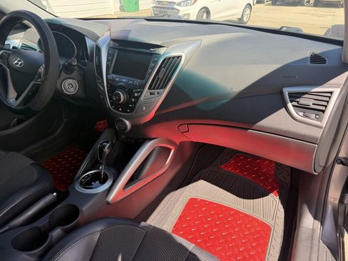 Used 2012 Hyundai Veloster w/ Style Pkg FWD image 16